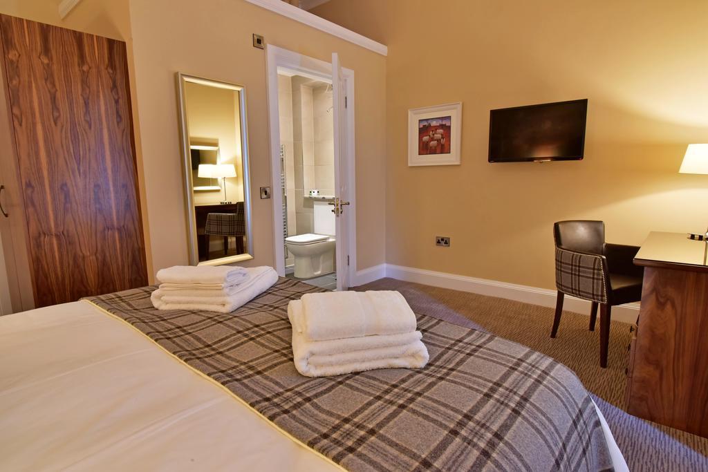 The Townhouse Aberfeldy - Rooms & Breakfast Extérieur photo